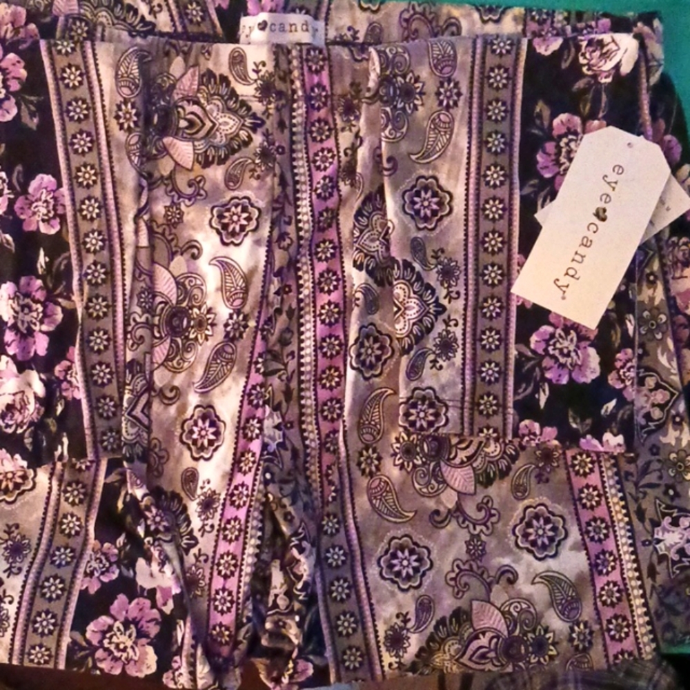 Eye candy leggings size 3x..they run small more like a large or xl..